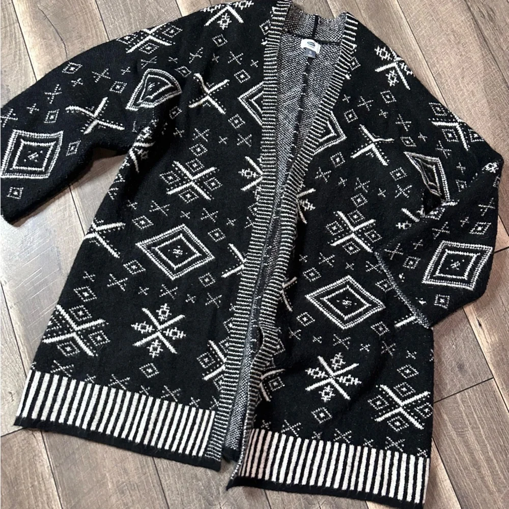 Old Navy Chunky Sweater - Picture 3 of 7
